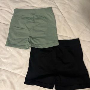 2 pack biker shorts (can purchase seperate)